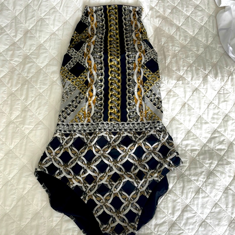 Gottex NEW Chains Of Gold One Piece Swimsuit Sz 10. Stunning bathing suit.